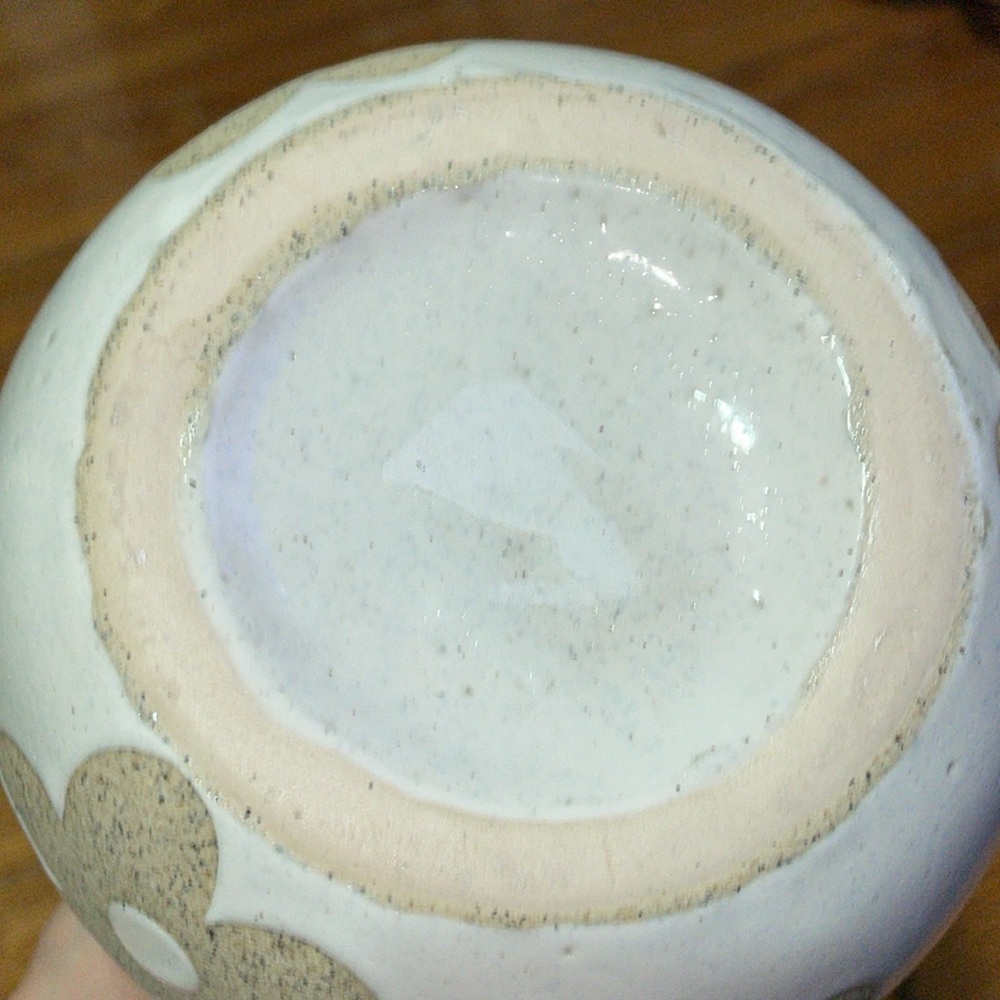 Sturdy adorable ceramic sand flower cream beige neutral off white round vase - Picture 9 of 11